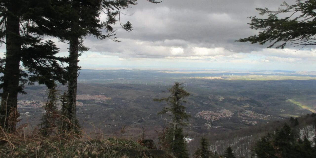 Parco Naturale Regionale del  Vulture: Da Rionero al Rifugio Monte Vulture