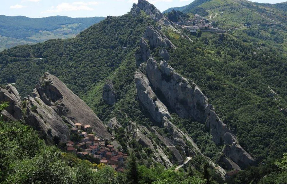 Dalla fontana Arioso a Castelmezzano