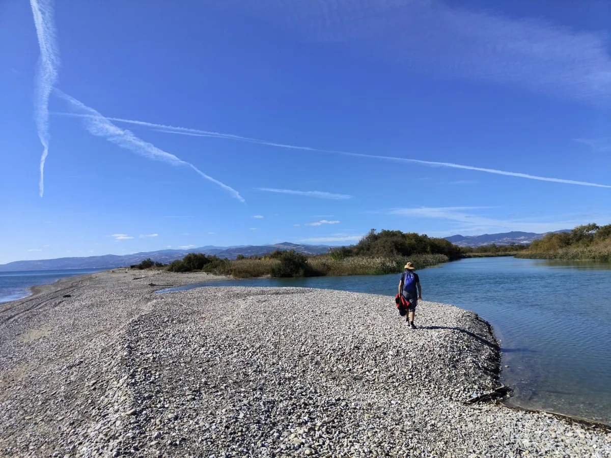 Il respiro del bosco, la voce del mare – Camminare è meditare